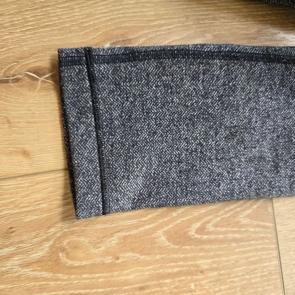 Wunder Under Crop III Heathered Herringbone Size 4